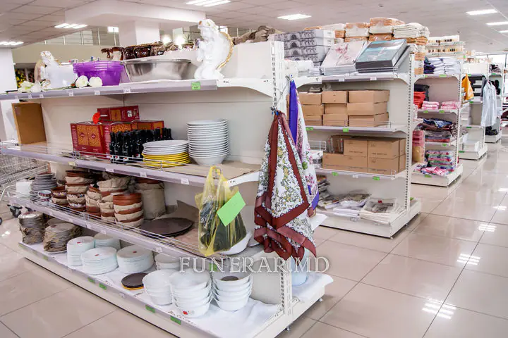 Veselă şi textile de pomană